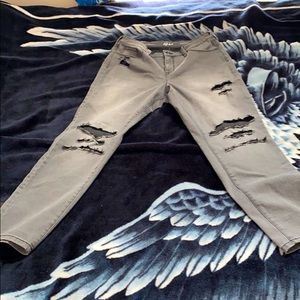 Curvy skinny leg grey blackish pants with rips